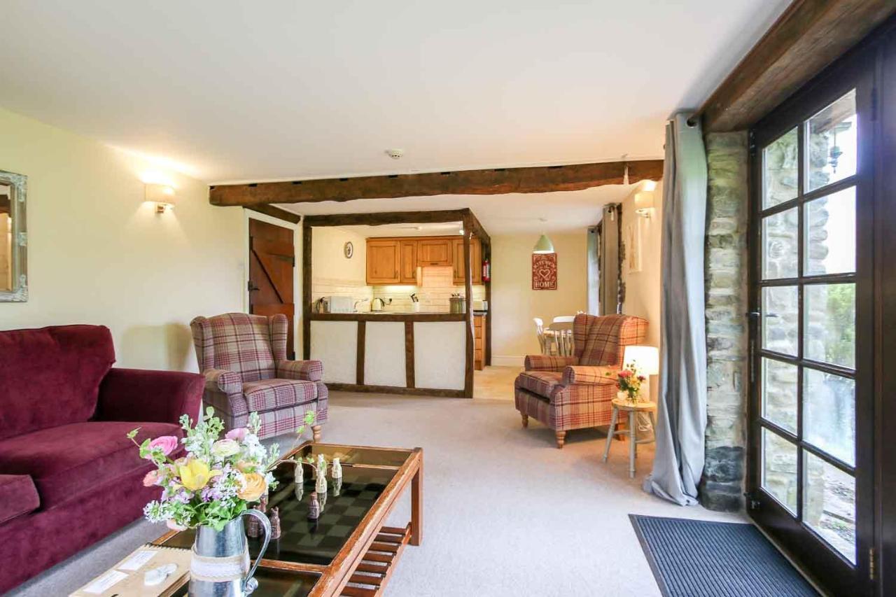 Lake Cottages At Cwm Chwefru Llanafan-fawr Buitenkant foto
